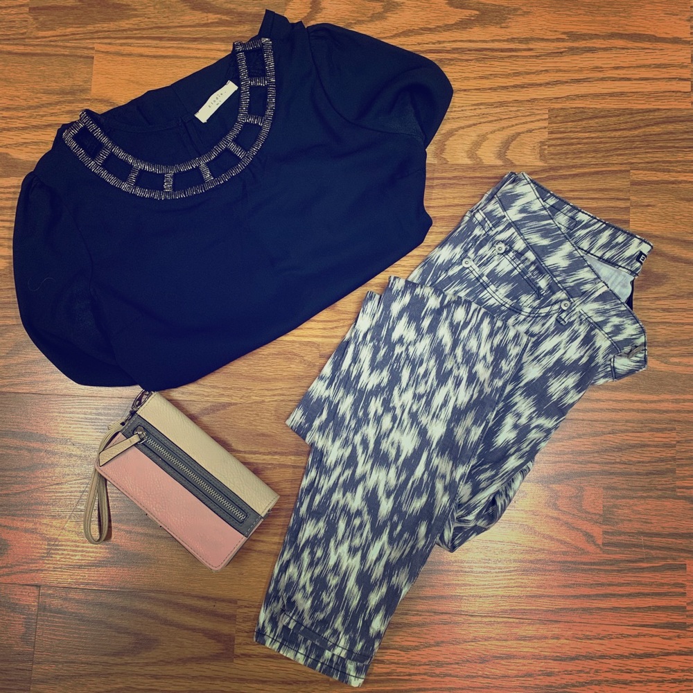 Express white and black abstract jeans